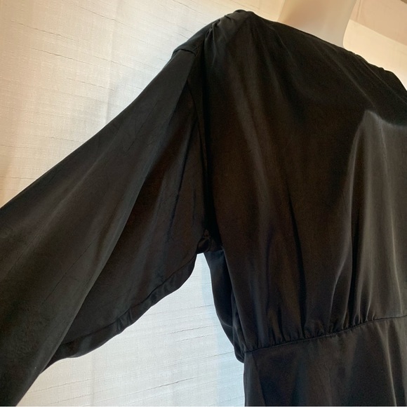 Long Sleeve Black Satin Blouse w/ Peplum Hem Buttons Up The Back Size 12 - Picture 4 of 11